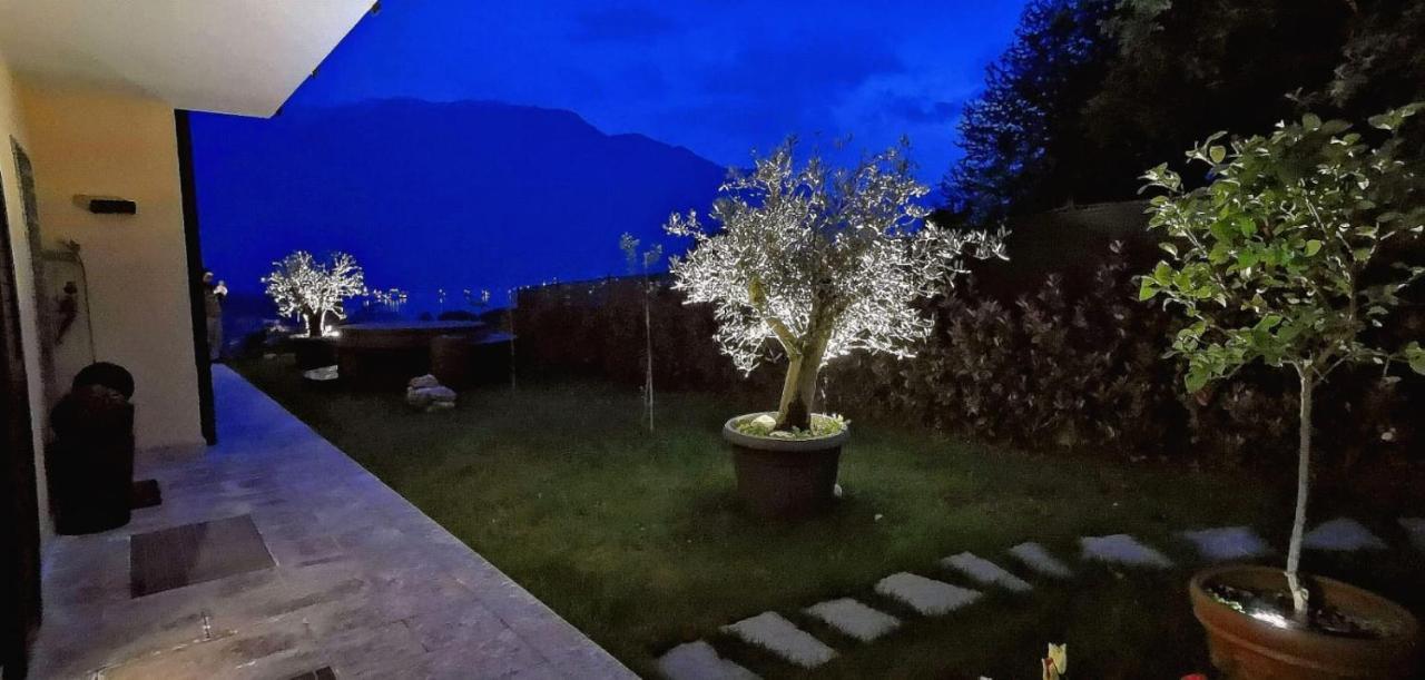 לנו Magic Garden With Jacuzzi-Pool And Luxury Lake Como View מראה חיצוני תמונה